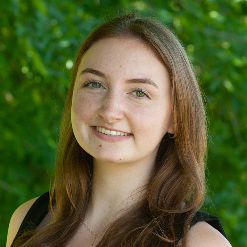 Veronica Hochrein Headshot