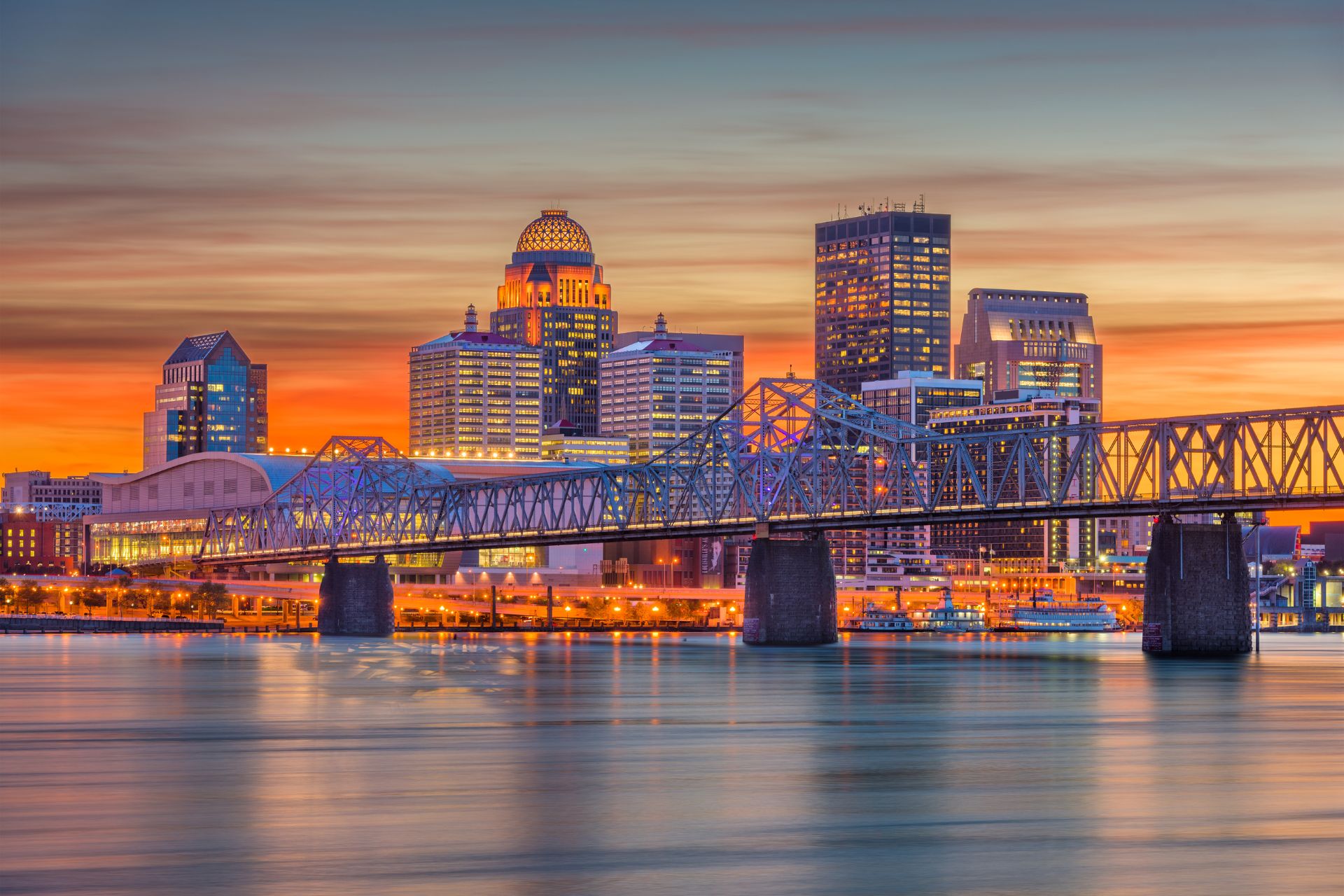 Decorative: Louiseville, Kentucky skyline at dusk